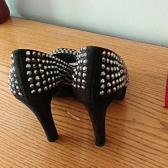 Candie's Black heels - Picture 4 of 4